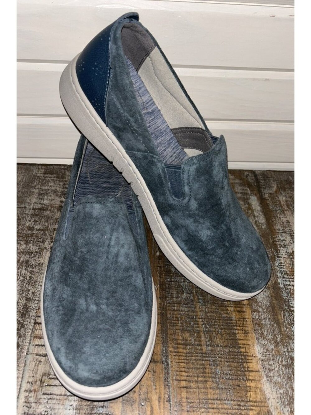 Dansko Sz 40 10/ 10.5 Belle Blue Suede Slip-On Loafer Twin Gore Memory Foam